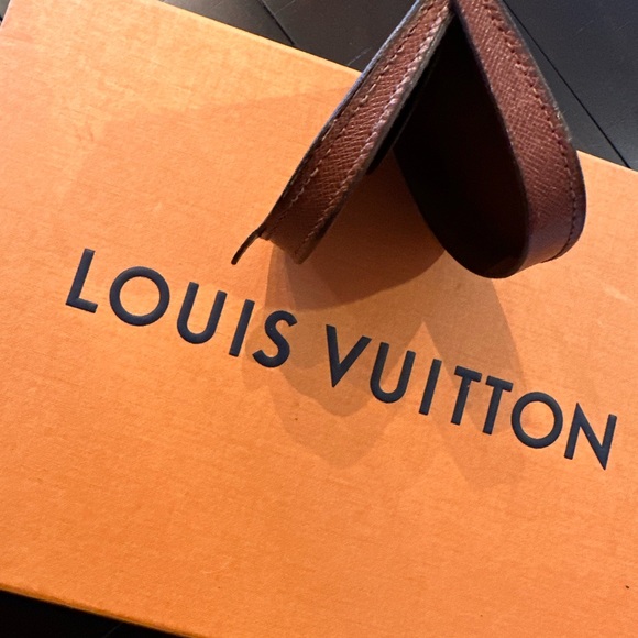 Authentic LV coin purse. - Picture 4 of 5
